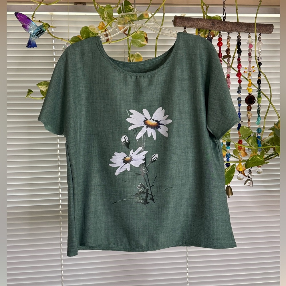 SHEIN Green Floral Short Sleeve Top